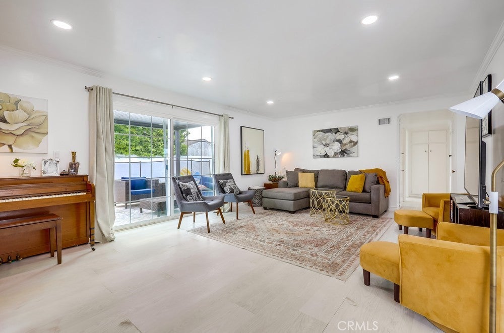 Garden Grove, California, 92845, United States, 5 Bedrooms Bedrooms, ,2 BathroomsBathrooms,Residential,Active,1927673