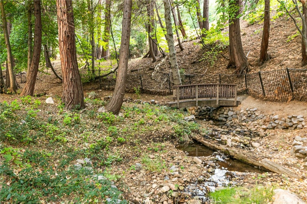 Lake Arrowhead, California, 92352, United States, 2 Bedrooms Bedrooms, ,3 BathroomsBathrooms,Residential,Active,1945074