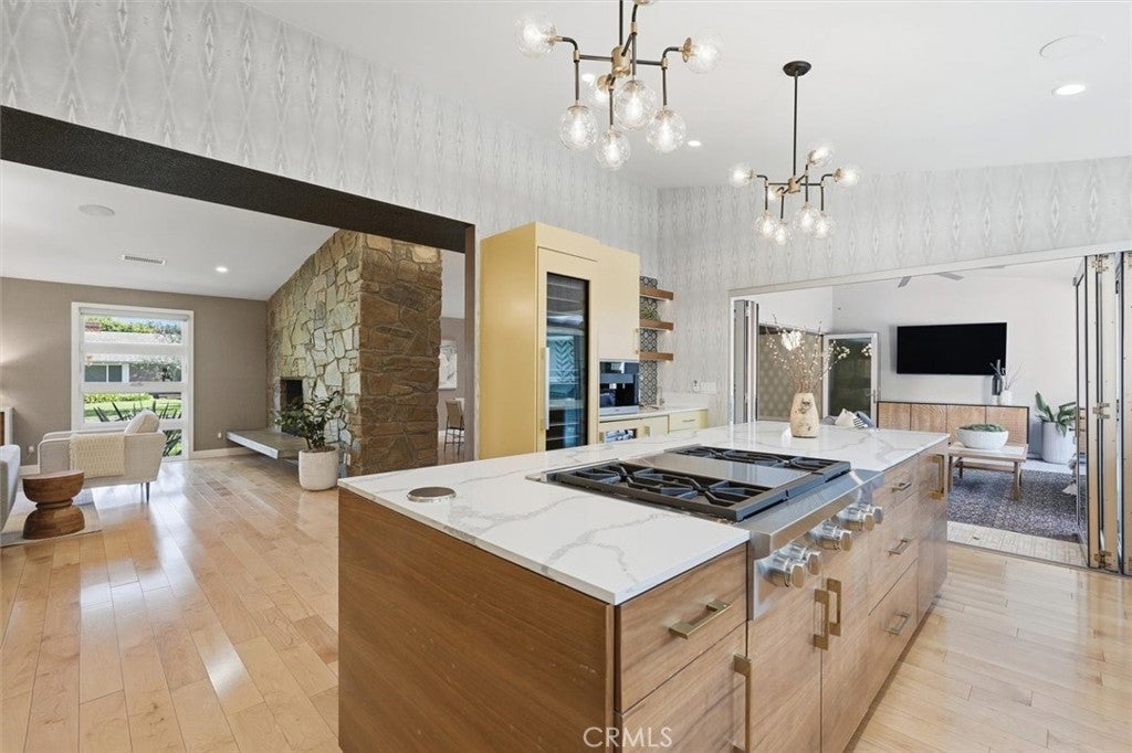 Long Beach, California, 90815, United States, 4 Bedrooms Bedrooms, ,4 BathroomsBathrooms,Residential,Active,1999914