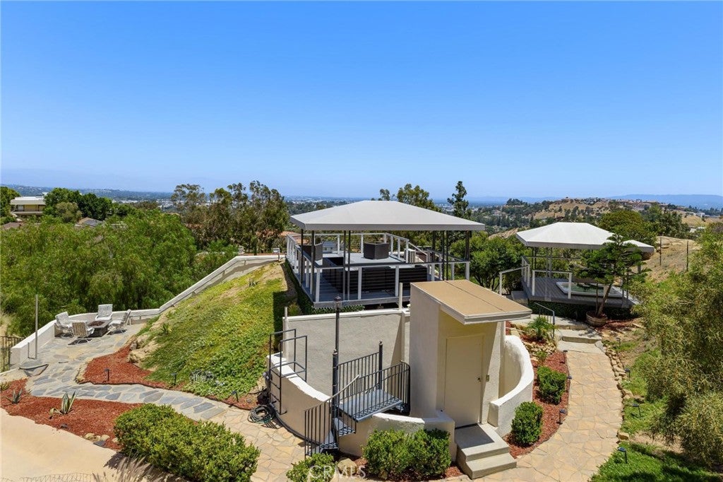 Chatsworth, California, 91311, United States, 4 Bedrooms Bedrooms, ,4 BathroomsBathrooms,Residential,Active,2011421