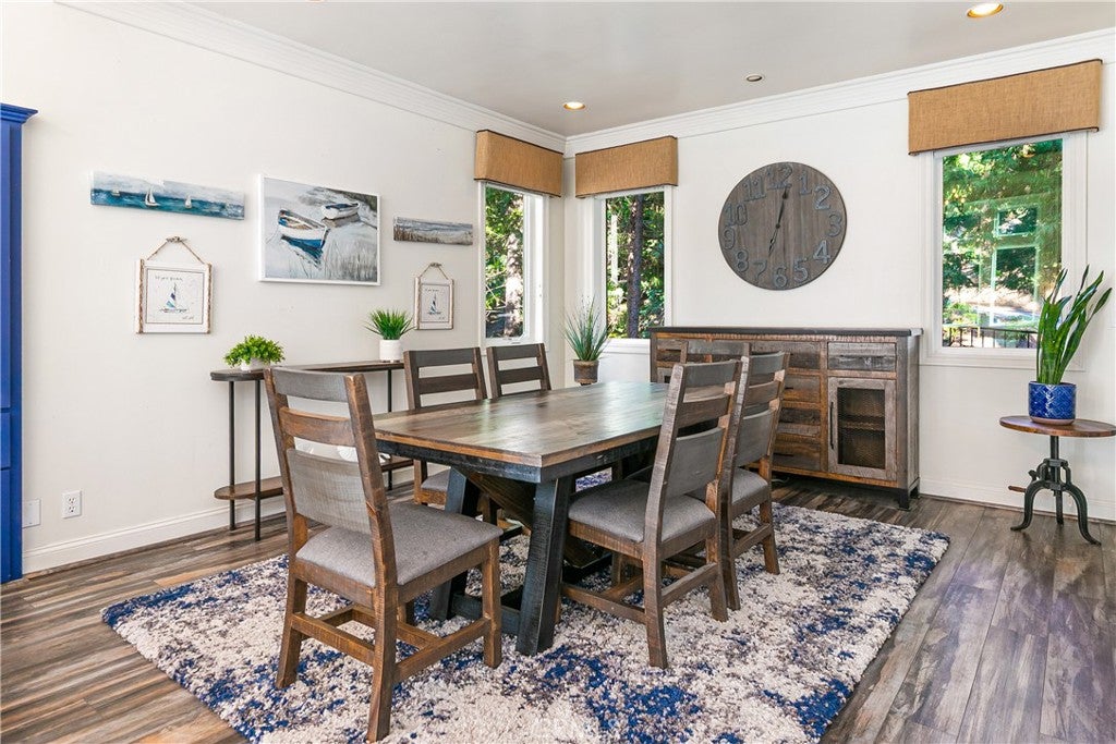 Lake Arrowhead, California, 92352, United States, 2 Bedrooms Bedrooms, ,3 BathroomsBathrooms,Residential,Active,1945074