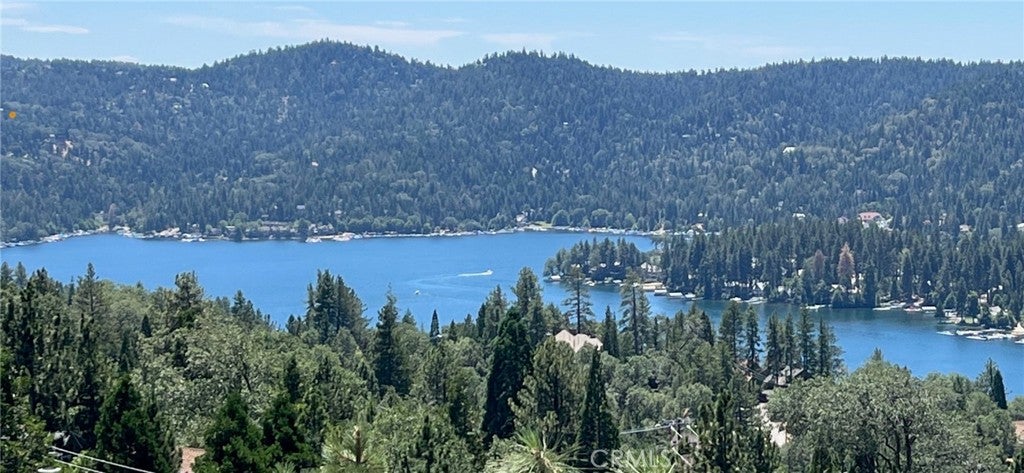 Lake Arrowhead, California, 92352, United States, 3 Bedrooms Bedrooms, ,3 BathroomsBathrooms,Residential,Active,1952988