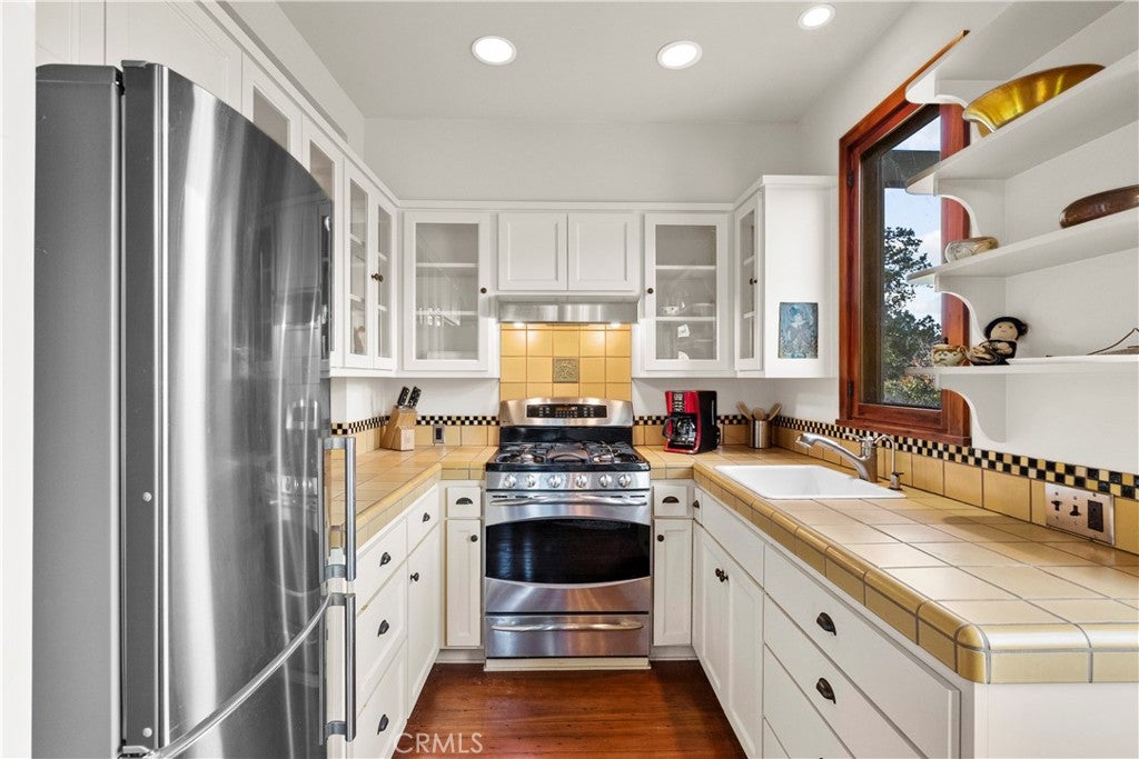 Ojai, California, 93023, United States, 4 Bedrooms Bedrooms, ,4 BathroomsBathrooms,Residential,Active,2000225