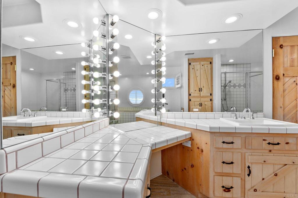 Escondido, California, 92026, United States, 3 Bedrooms Bedrooms, ,2 BathroomsBathrooms,Residential,Active,1972147