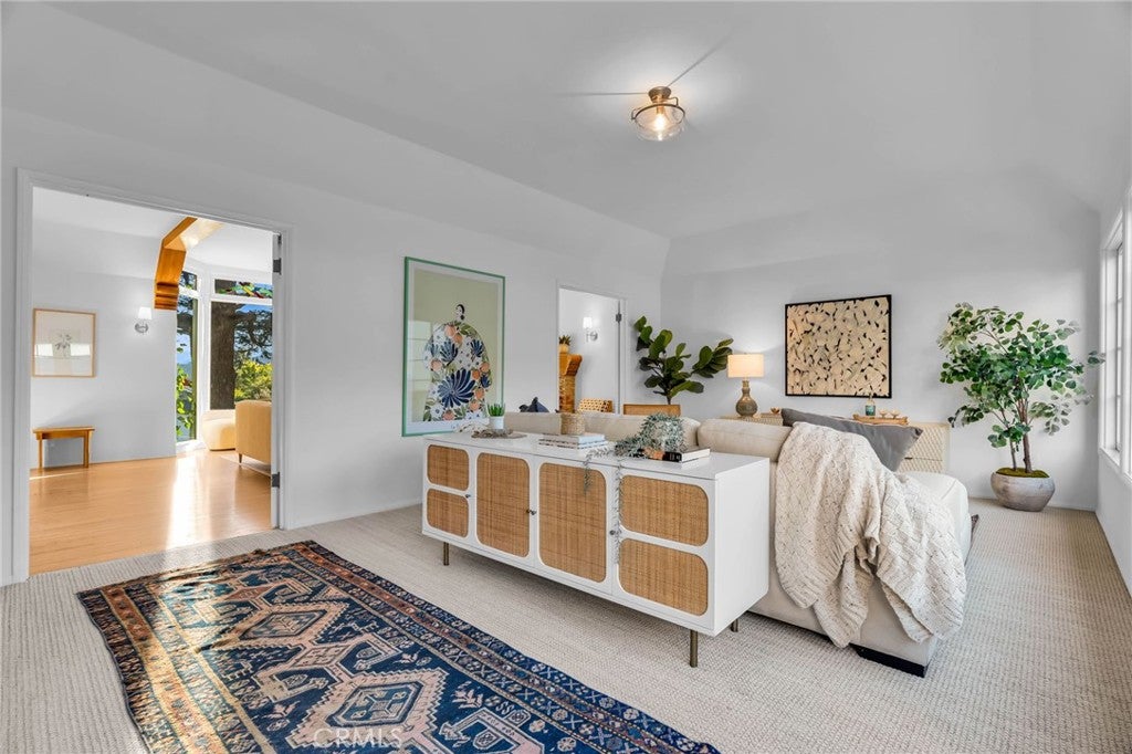 Glendale, California, 91202, United States, 3 Bedrooms Bedrooms, ,3 BathroomsBathrooms,Residential,Active,1967125