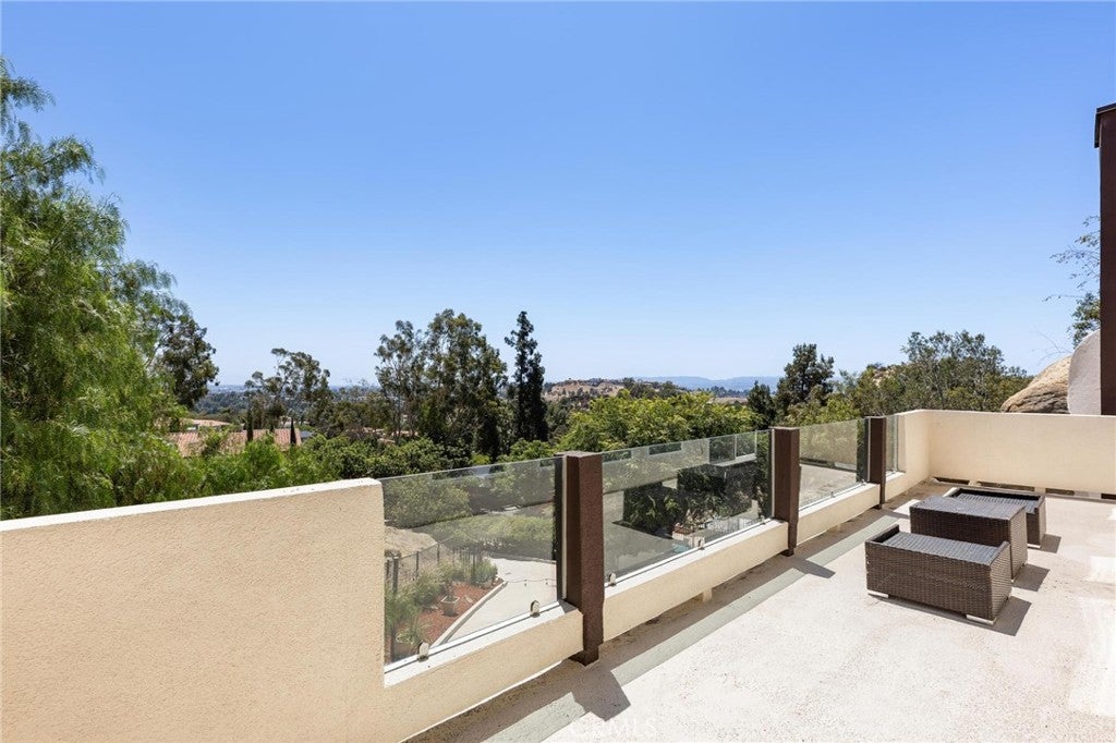 Chatsworth, California, 91311, United States, 4 Bedrooms Bedrooms, ,4 BathroomsBathrooms,Residential,Active,2011421