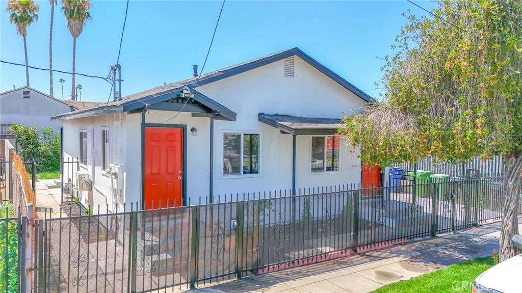 952 W GAGE AVE, LOS ANGELES, CA 90044, photo 1 of 52