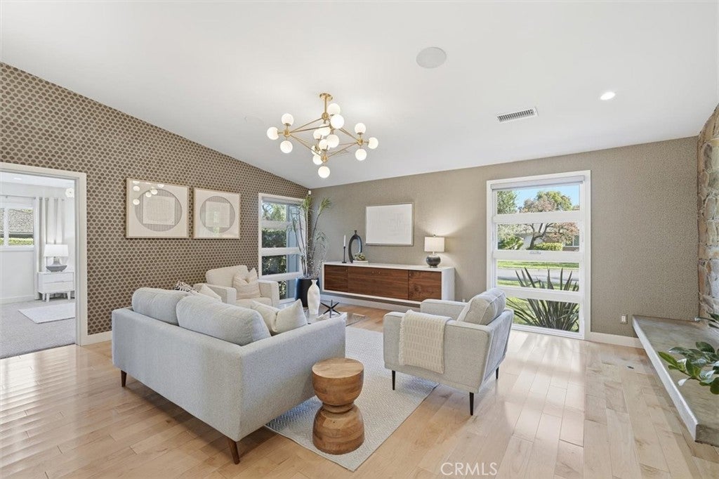 Long Beach, California, 90815, United States, 4 Bedrooms Bedrooms, ,4 BathroomsBathrooms,Residential,Active,1999914