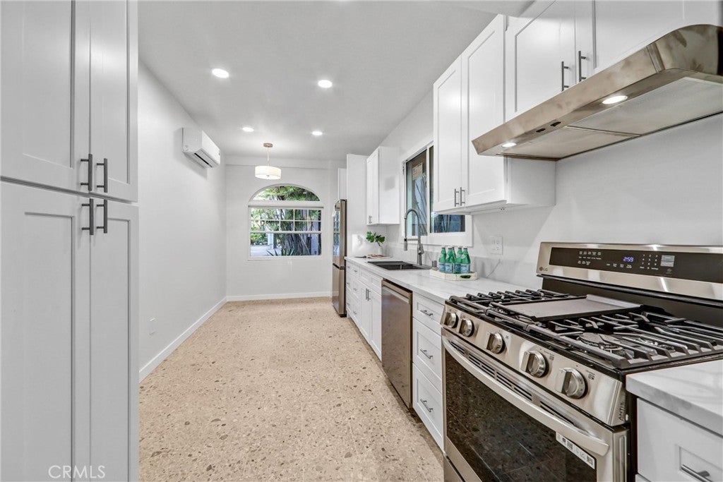 Pasadena, California, 91106, United States, 8 Bedrooms Bedrooms, ,10 BathroomsBathrooms,Residential,Active,1996260