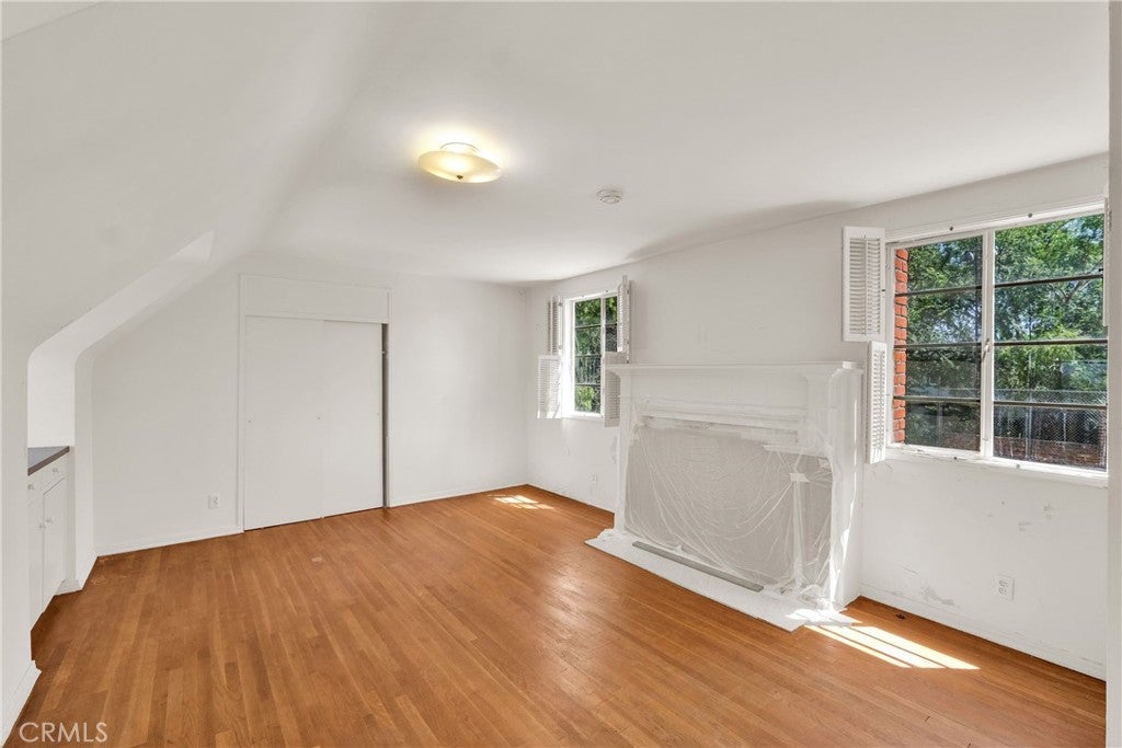 Los Angeles, California, 90039, United States, 4 Bedrooms Bedrooms, ,3 BathroomsBathrooms,Residential,Active,1892396