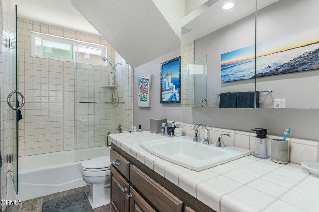 Oxnard, California, 93035, United States, 5 Bedrooms Bedrooms, ,4 BathroomsBathrooms,Residential,Active,1899886