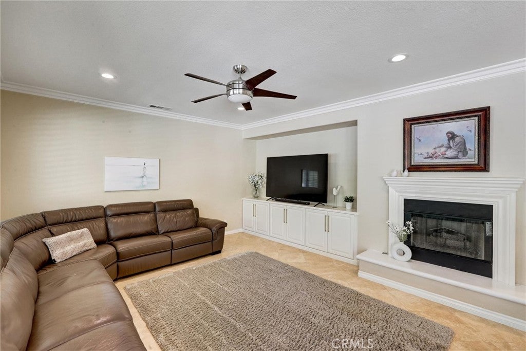 Murrieta, California, 92562, United States, 6 Bedrooms Bedrooms, ,5 BathroomsBathrooms,Residential,Active,1914833