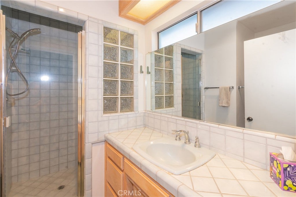 Paso Robles, California, 93446, United States, 3 Bedrooms Bedrooms, ,4 BathroomsBathrooms,Residential,Active,1970943