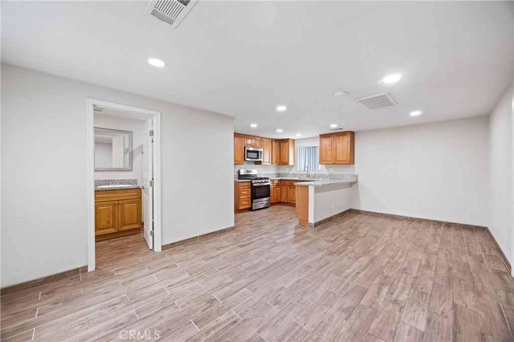 Downey, California, 90242, United States, 7 Bedrooms Bedrooms, ,6 BathroomsBathrooms,Residential,Contingent,1829948