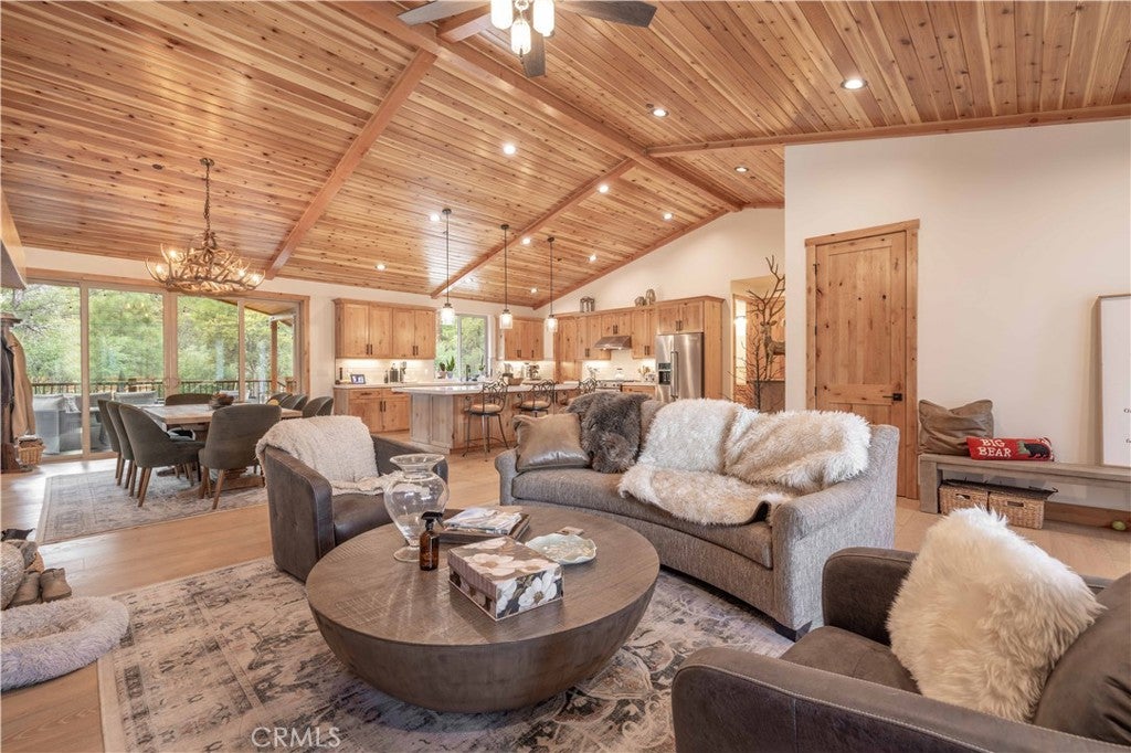 Big Bear City, California, 92314, United States, ,4 BathroomsBathrooms,Residential,Active,1839760