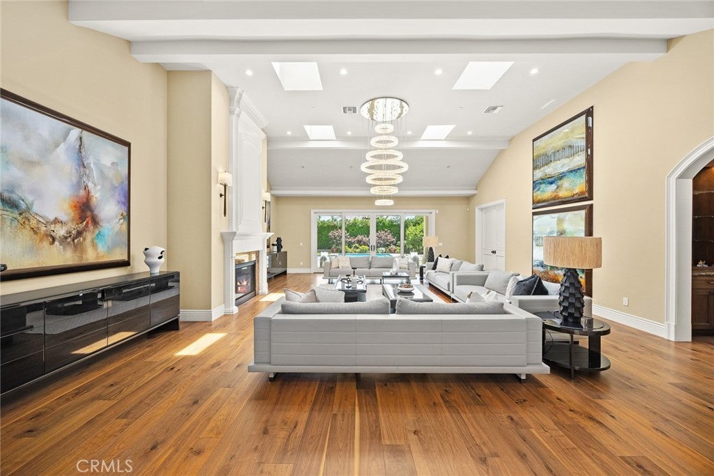 Arcadia, California, 91007, United States, 6 Bedrooms Bedrooms, ,7 BathroomsBathrooms,Residential,Pending,1898195