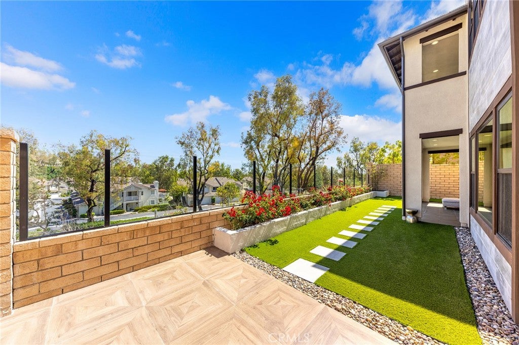 Lake Forest, California, 92630, United States, 5 Bedrooms Bedrooms, ,6 BathroomsBathrooms,Residential,Active,1801044