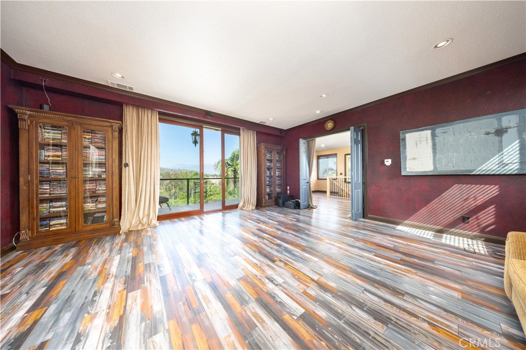 Pomona, California, 91766, United States, 5 Bedrooms Bedrooms, ,5 BathroomsBathrooms,Residential,Active,1989773