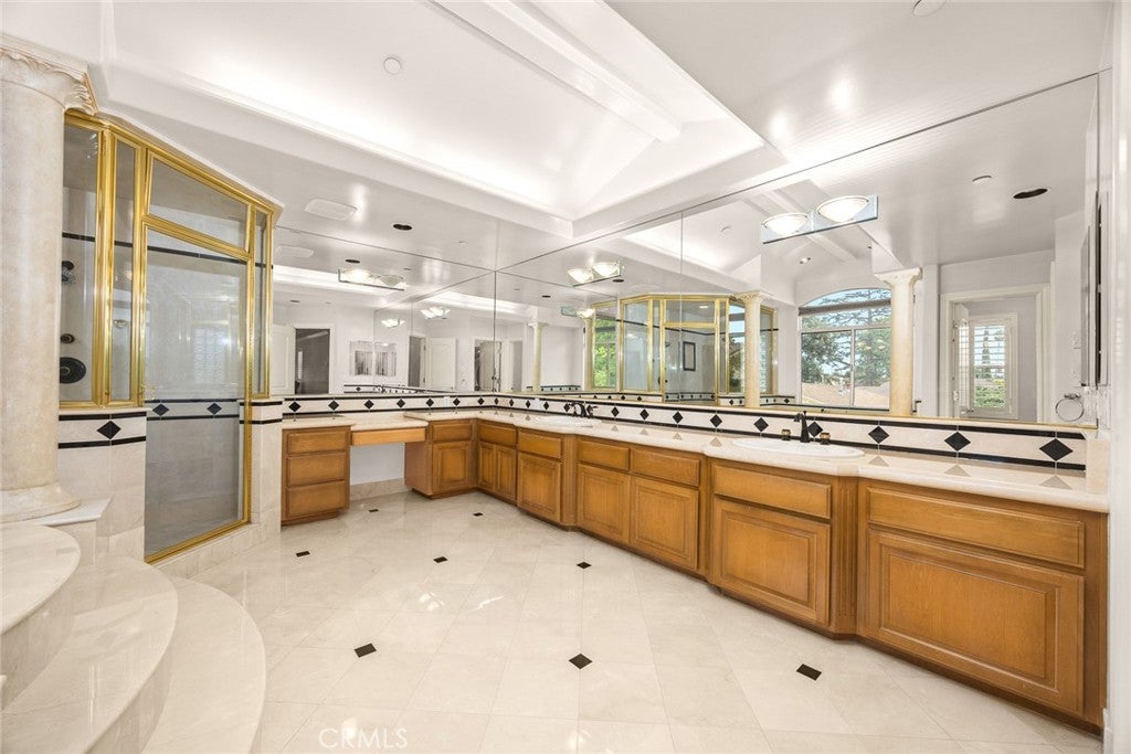 Arcadia, California, 91007, United States, 5 Bedrooms Bedrooms, ,6 BathroomsBathrooms,Residential,Active,1964469