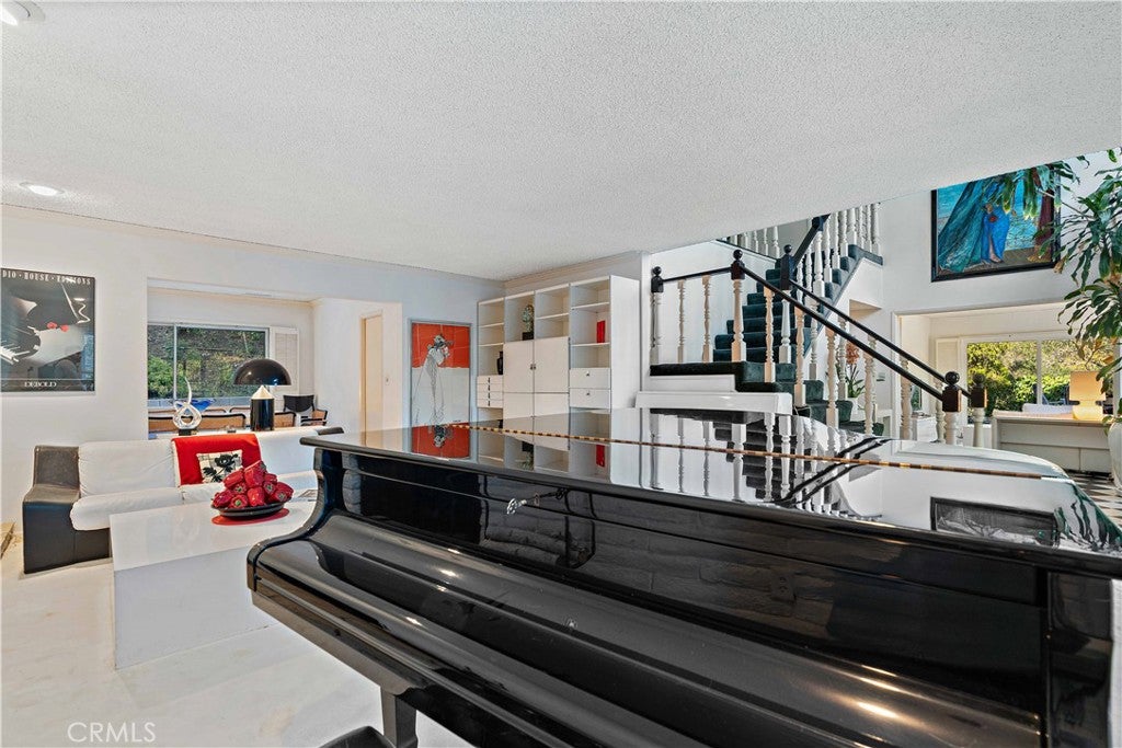 Studio City, California, 91604, United States, 5 Bedrooms Bedrooms, ,4 BathroomsBathrooms,Residential,Active,2006964