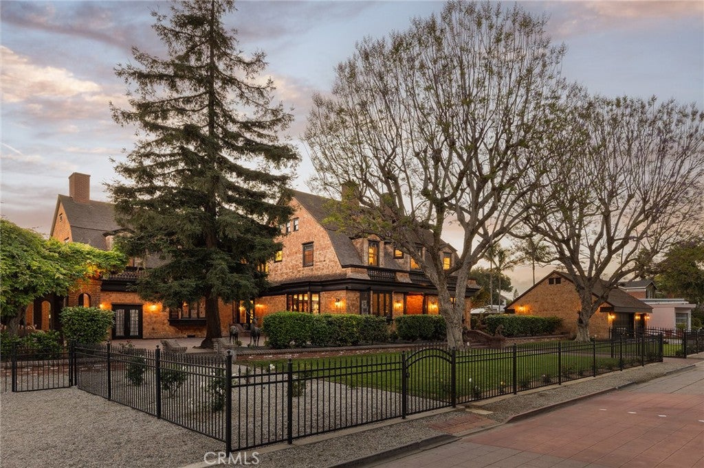 Long Beach, California, 90807, United States, ,7 BathroomsBathrooms,Residential,Active,1824496