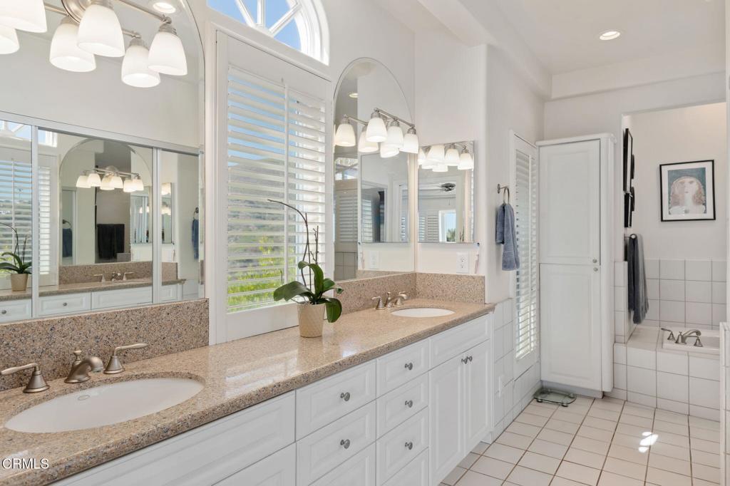 Ventura, California, 93001, United States, ,4 BathroomsBathrooms,Residential,Active,1853317