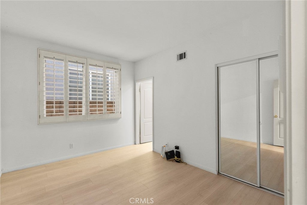 Canoga Park, California, 91304, United States, 5 Bedrooms Bedrooms, ,5 BathroomsBathrooms,Residential,Active,2006939