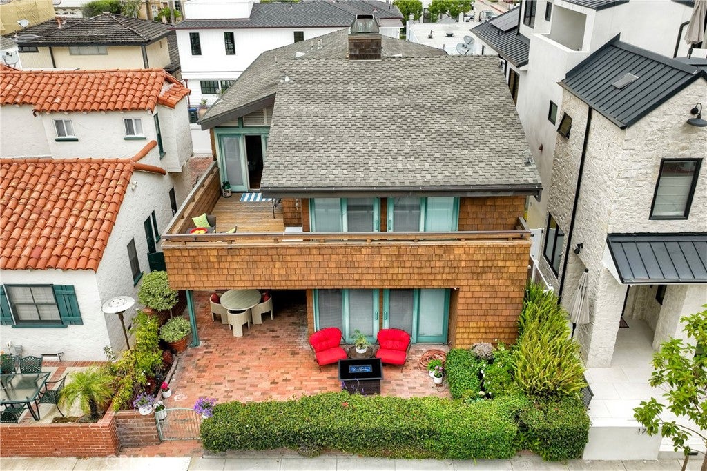 Newport Beach, California, 92661, United States, 4 Bedrooms Bedrooms, ,3 BathroomsBathrooms,Residential,Active,1894578