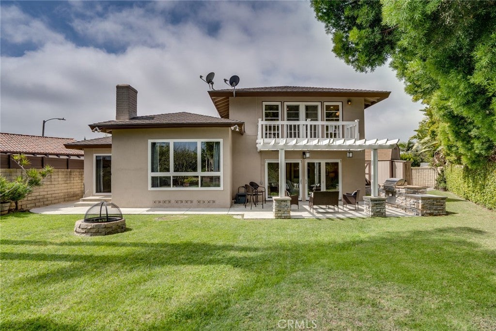 Huntington Beach, California, 92647, United States, 4 Bedrooms Bedrooms, ,3 BathroomsBathrooms,Residential,Active,2030516