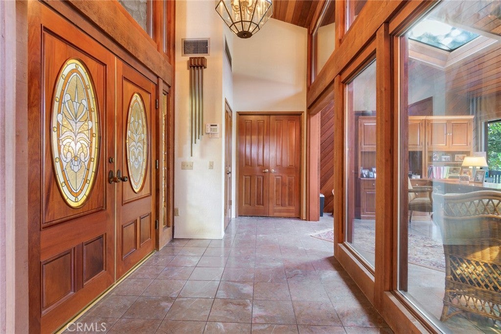 Yucaipa, California, 92399, United States, 4 Bedrooms Bedrooms, ,5 BathroomsBathrooms,Residential,Active,1990591