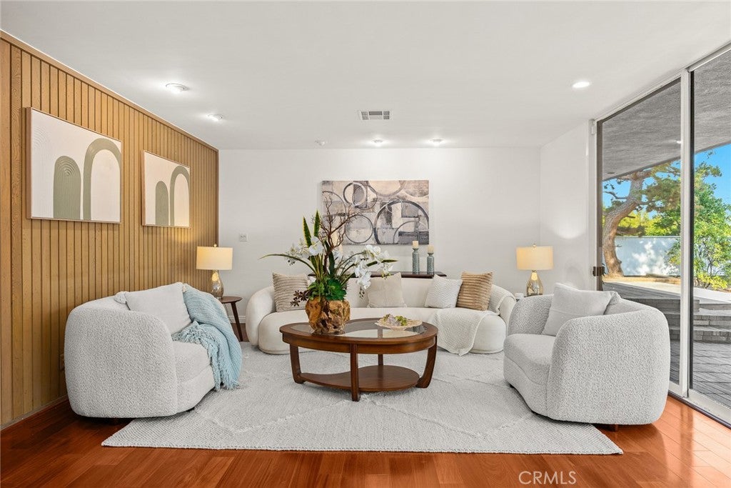 Arcadia, California, 91006, United States, 4 Bedrooms Bedrooms, ,3 BathroomsBathrooms,Residential,Active,1914781