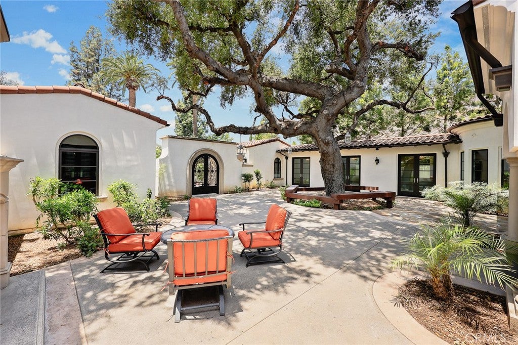 Arcadia, California, 91006, United States, 5 Bedrooms Bedrooms, ,6 BathroomsBathrooms,Residential,Active,1859344