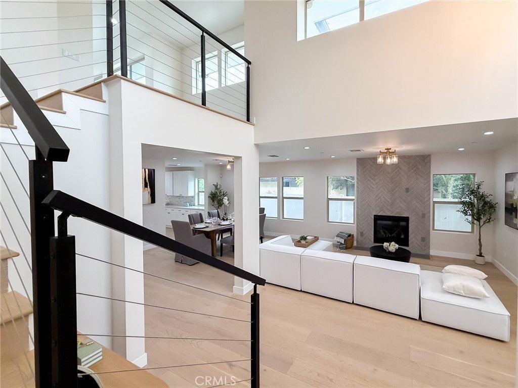 Pasadena, California, 91107, United States, 7 Bedrooms Bedrooms, ,8 BathroomsBathrooms,Residential,Active,1944066