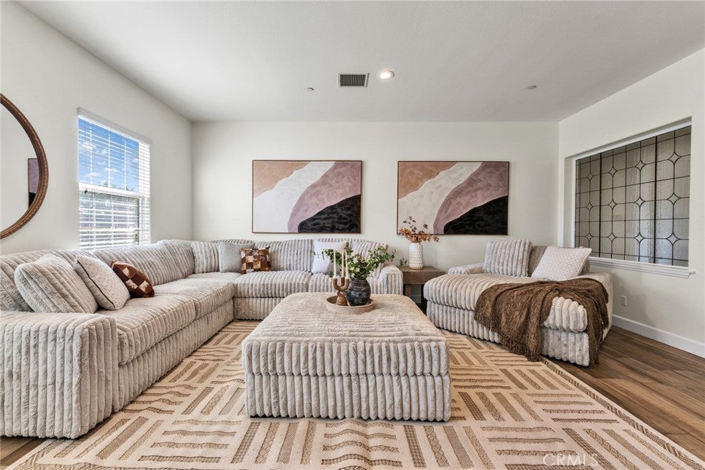 Claremont, California, 91711, United States, 5 Bedrooms Bedrooms, ,4 BathroomsBathrooms,Residential,Active,2010578