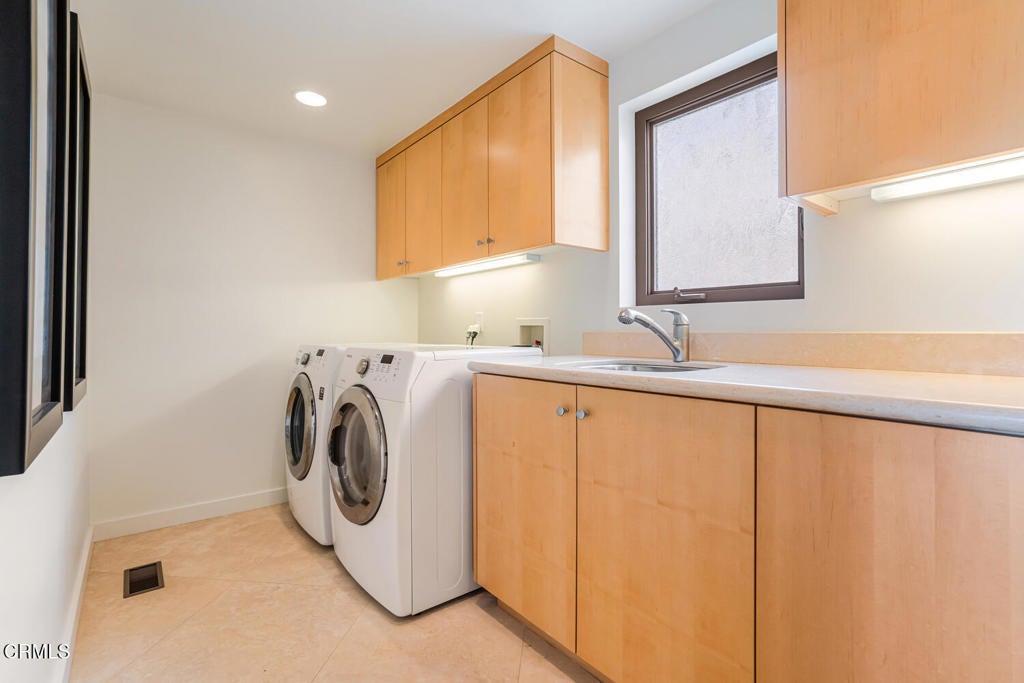 Oxnard, California, 93035, United States, 3 Bedrooms Bedrooms, ,4 BathroomsBathrooms,Residential,Active,1880199