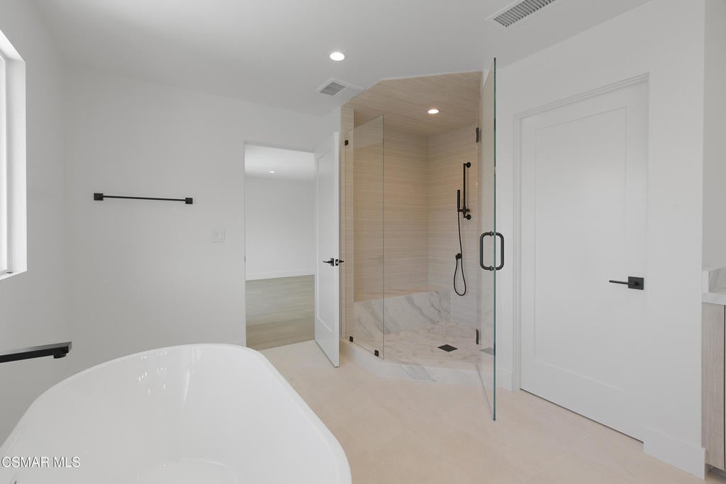 Westlake Village, California, 91361, United States, 3 Bedrooms Bedrooms, ,3 BathroomsBathrooms,Residential,Active,2031761