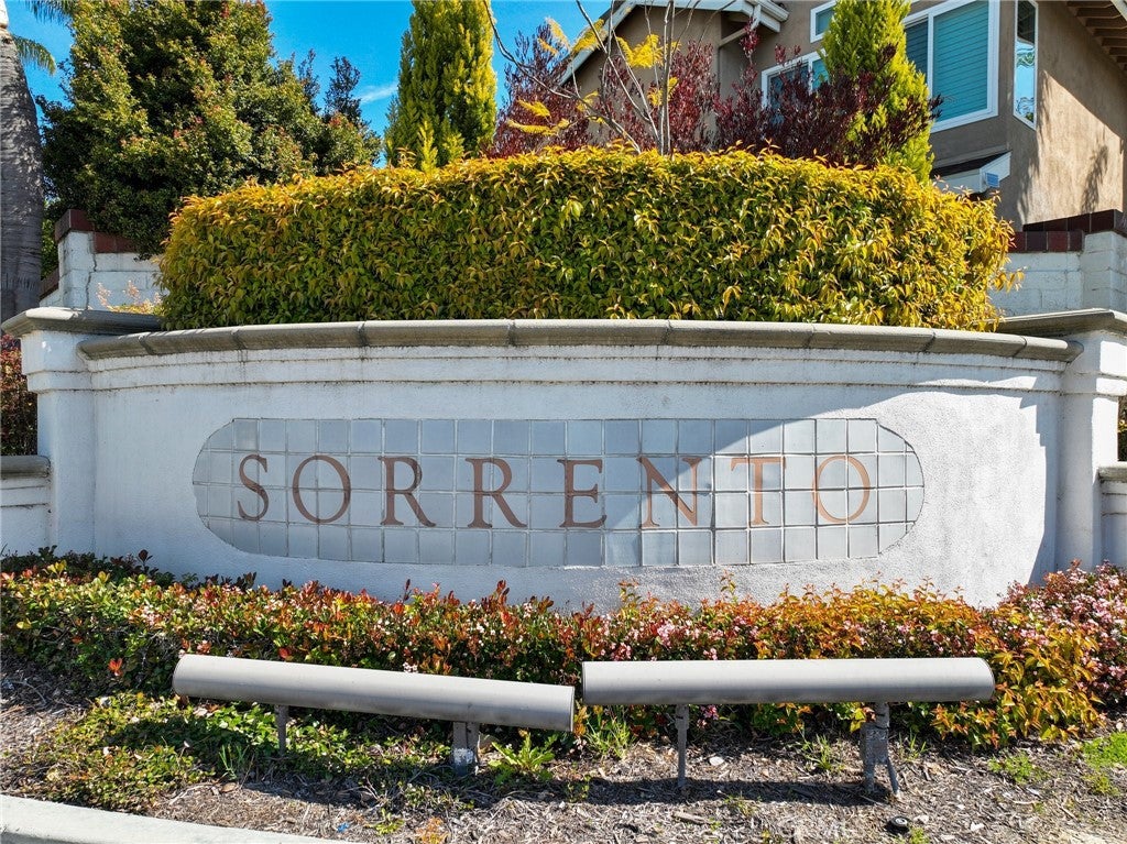 Cypress, California, 90630, United States, 4 Bedrooms Bedrooms, ,4 BathroomsBathrooms,Residential,Active,1945840