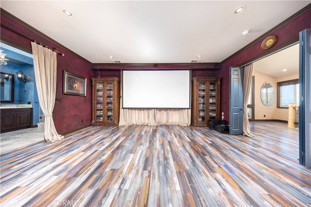 Pomona, California, 91766, United States, 5 Bedrooms Bedrooms, ,5 BathroomsBathrooms,Residential,Active,1989773