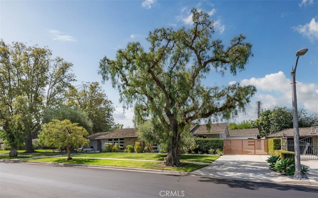 Long Beach, California, 90815, United States, 4 Bedrooms Bedrooms, ,4 BathroomsBathrooms,Residential,Active,1999914