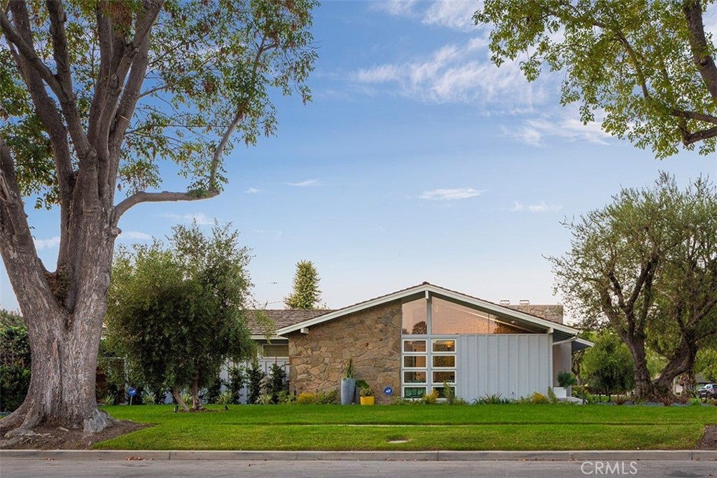 Long Beach, California, 90815, United States, 4 Bedrooms Bedrooms, ,4 BathroomsBathrooms,Residential,Active,1999914