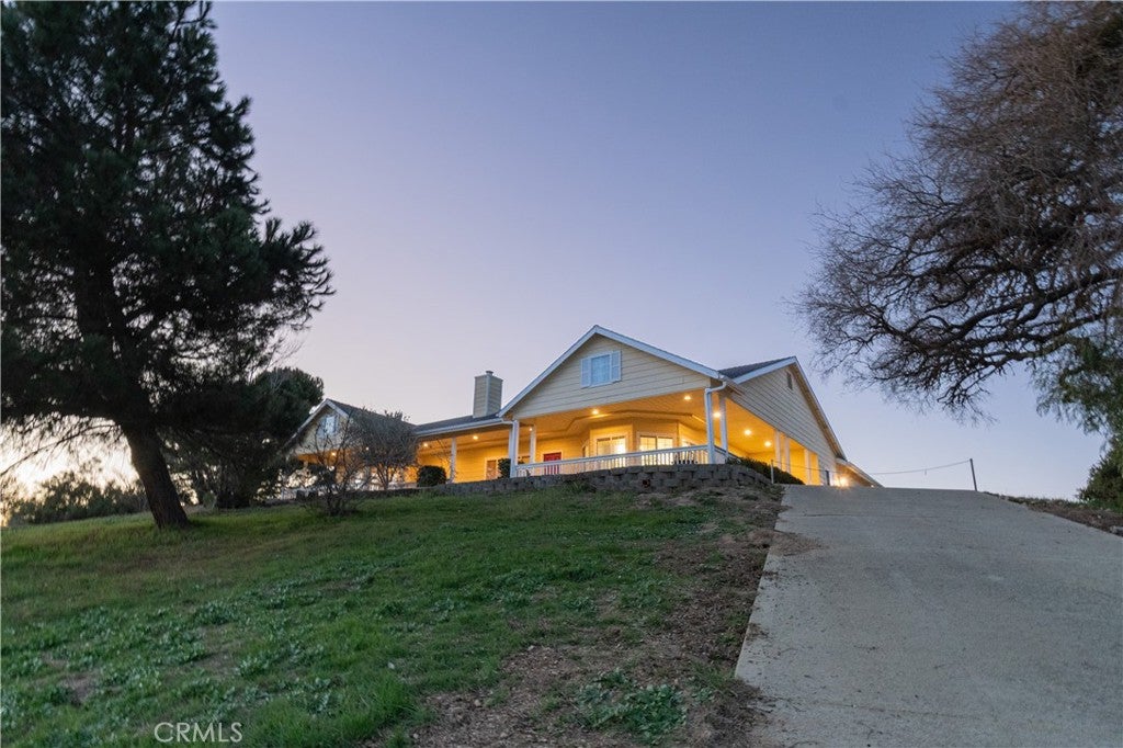 Paso Robles, California, 93446, United States, 5 Bedrooms Bedrooms, ,6 BathroomsBathrooms,Residential,Active,1821961