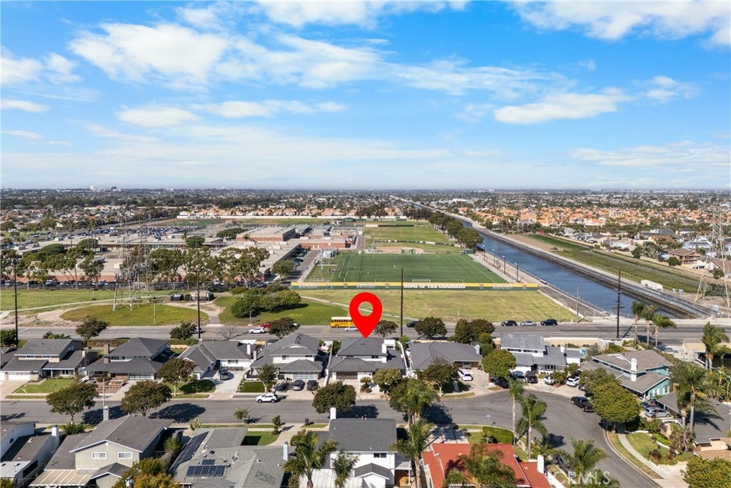 Huntington Beach, California, 92646, United States, 4 Bedrooms Bedrooms, ,5 BathroomsBathrooms,Residential,Active,1969639