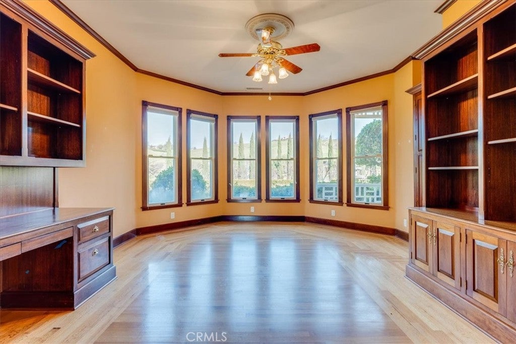 Paso Robles, California, 93446, United States, 4 Bedrooms Bedrooms, ,5 BathroomsBathrooms,Residential,Active,2016421