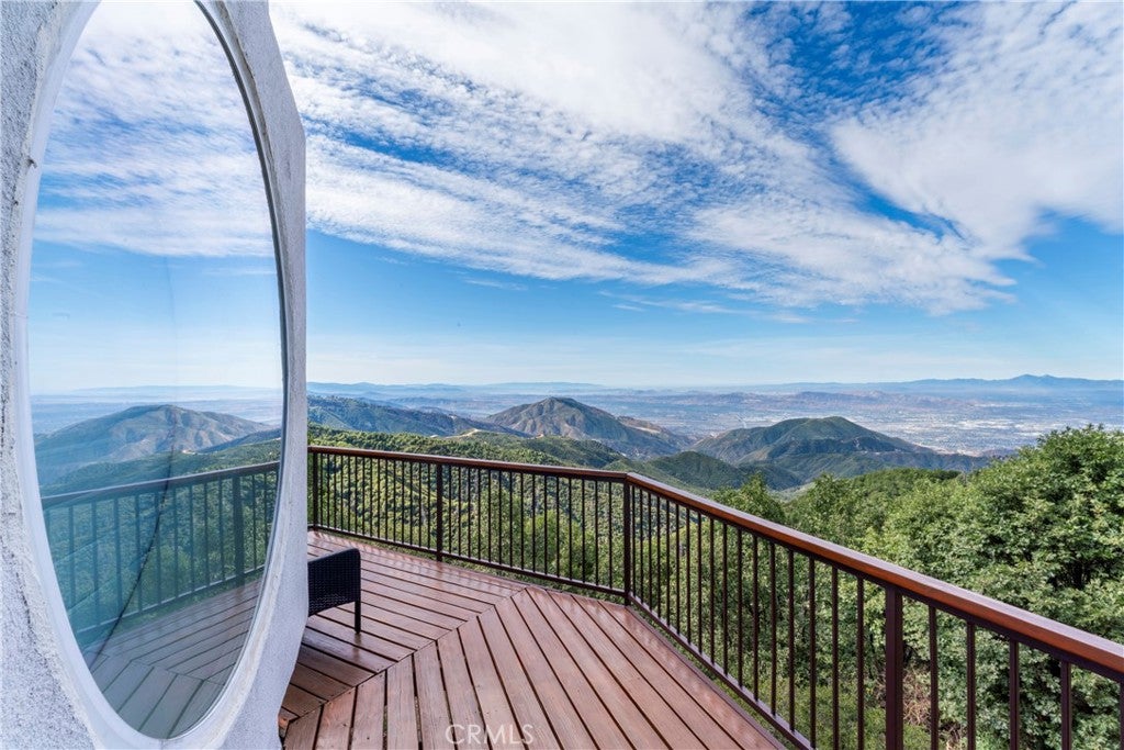 Lake Arrowhead, California, 92352, United States, 2 Bedrooms Bedrooms, ,3 BathroomsBathrooms,Residential,Active,1988419