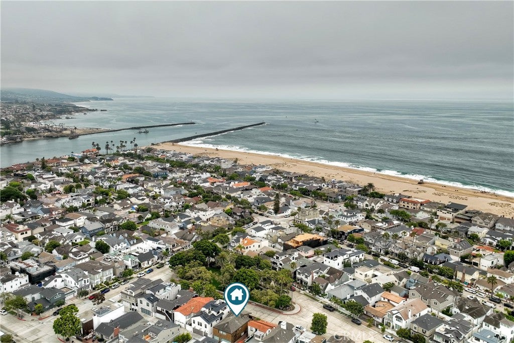 Newport Beach, California, 92661, United States, 4 Bedrooms Bedrooms, ,3 BathroomsBathrooms,Residential,Active,1894578