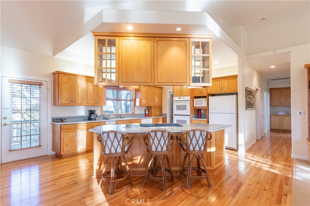 Paso Robles, California, 93446, United States, 5 Bedrooms Bedrooms, ,6 BathroomsBathrooms,Residential,Active,1821961