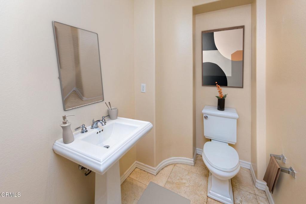 Newbury Park, California, 91320, United States, 5 Bedrooms Bedrooms, ,5 BathroomsBathrooms,Residential,Active,1914613