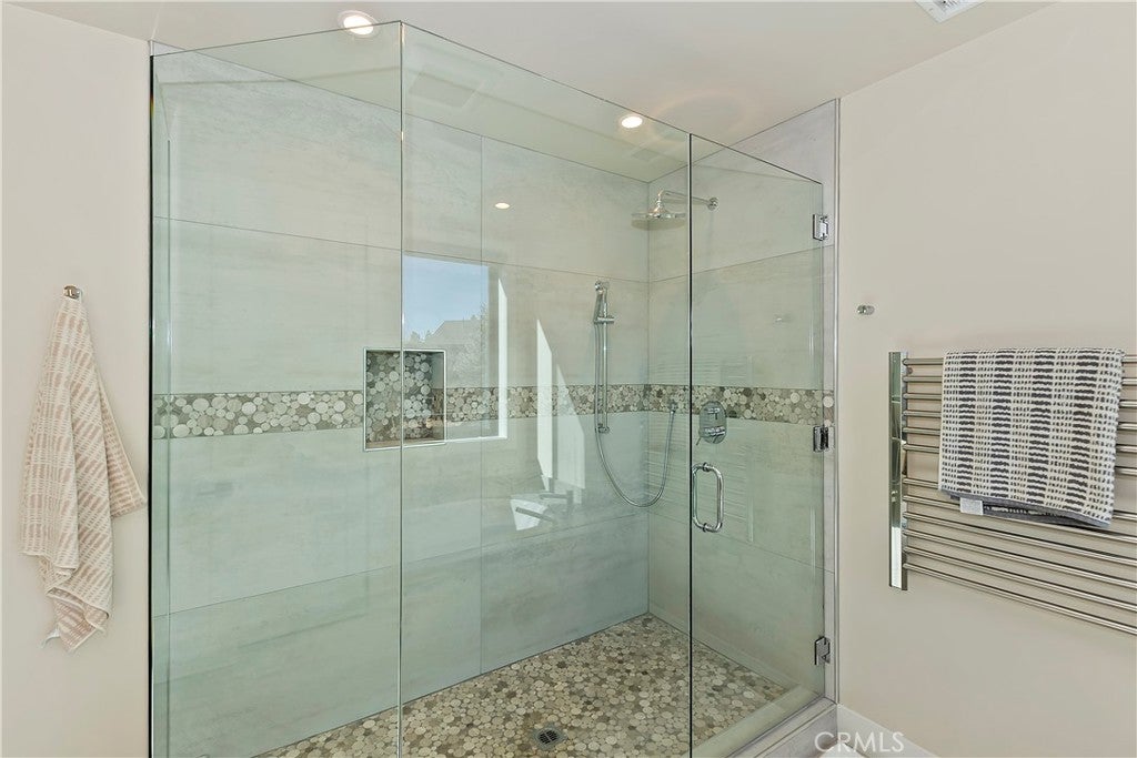 Big Bear Lake, California, 92315, United States, 5 Bedrooms Bedrooms, ,6 BathroomsBathrooms,Residential,Active,1988470