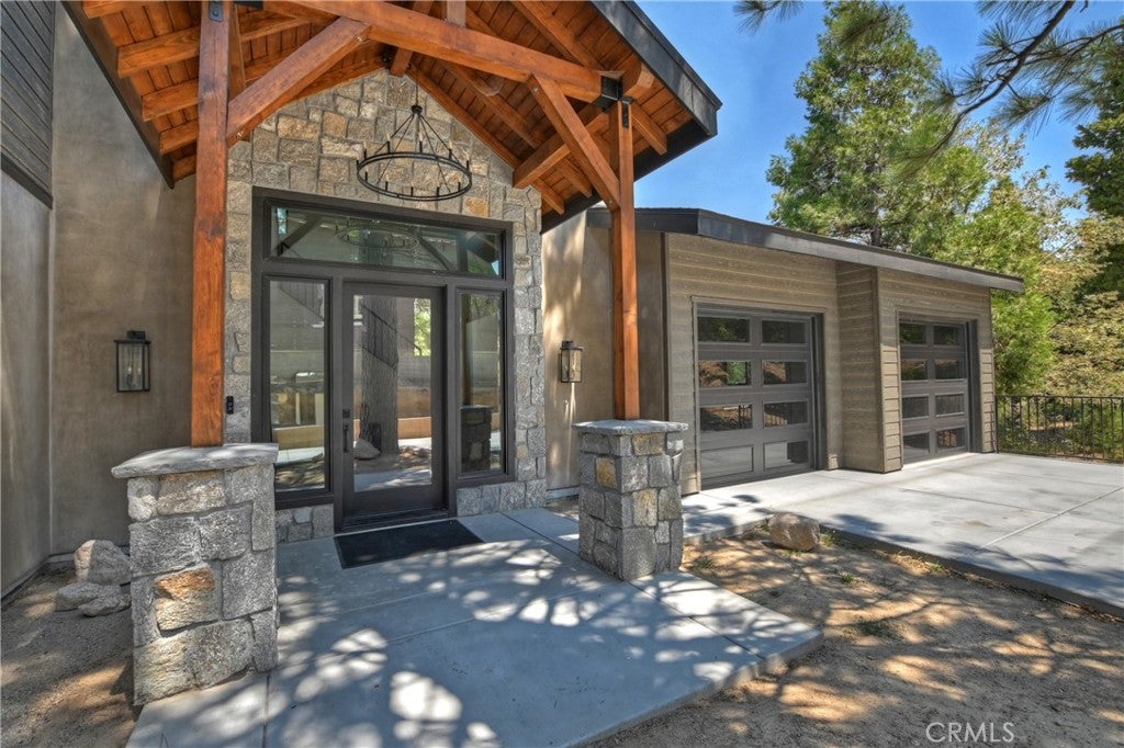 Lake Arrowhead, California, 92352, United States, 3 Bedrooms Bedrooms, ,3 BathroomsBathrooms,Residential,Active,1972160