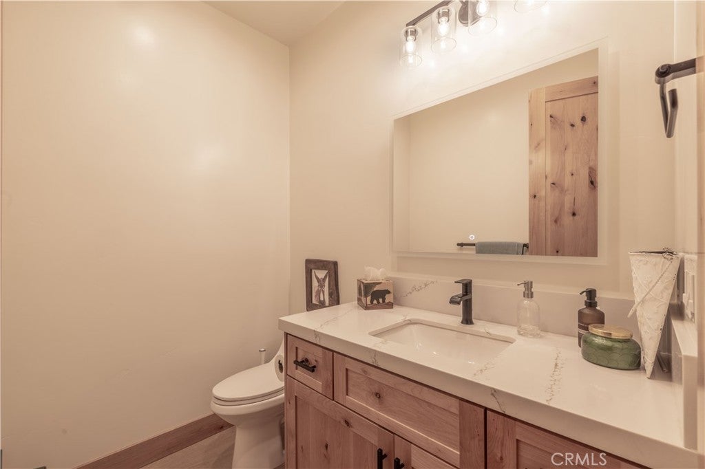 Big Bear City, California, 92314, United States, ,4 BathroomsBathrooms,Residential,Active,1839760